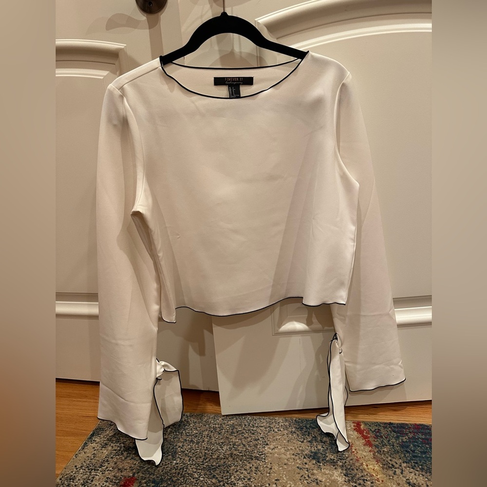 White dress shirt